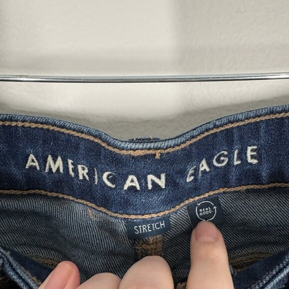 American Eagle Women 12 X-LONG Blue Medium Wash Denim High Rise Stretch Mom Jean - Picture 10 of 13